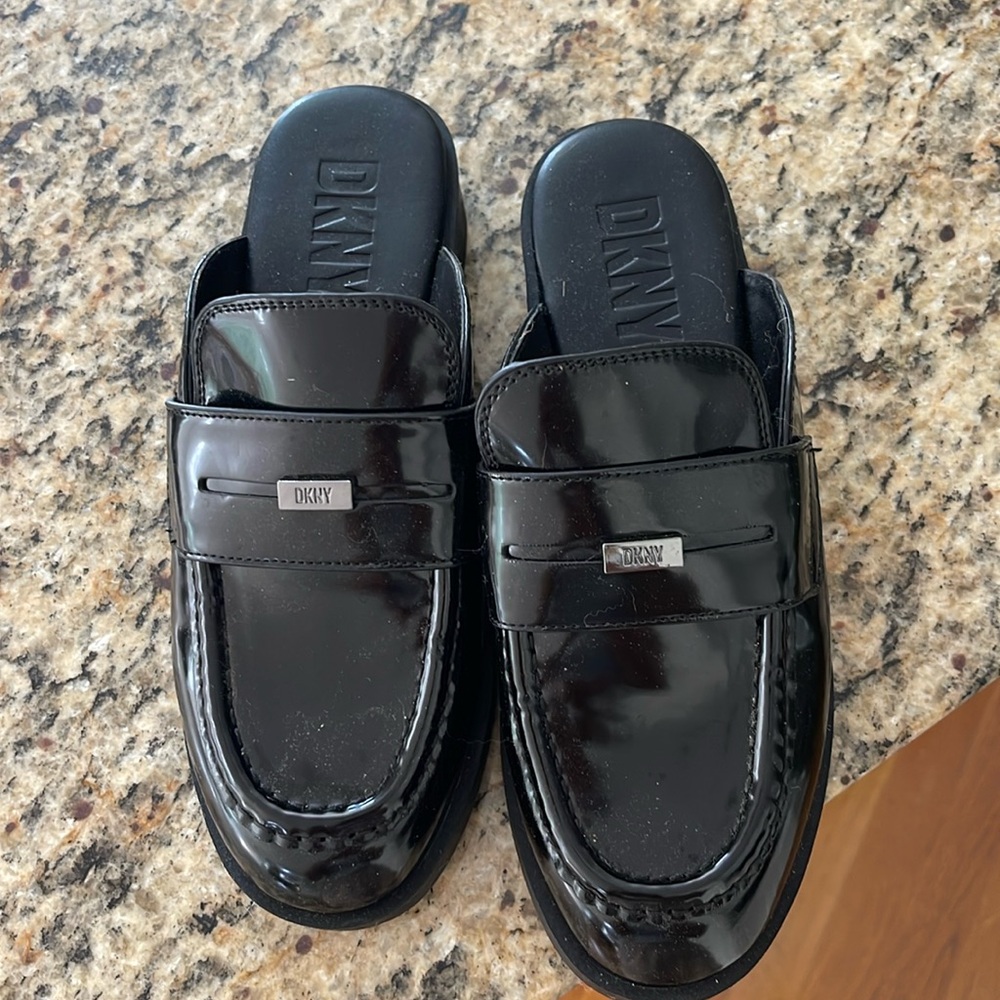 DKNY women’s shoes